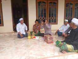 Sebagai Bentuk Ucapan Bela Sungkawa Kapolsek Berikan Bantuan Beras Kepada Keluarga Korban Tenggelam