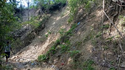 Tebing Sering Longsong warga desa tagangser Laok khawatir Rumahnya Tergerus