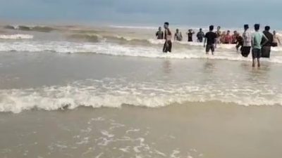 Akibat Cuaca Buruk 2 Remaja 1 Orang Paruh Baya Ditemukan Tak Bernyawa,