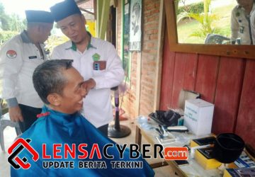 Inovasi Ekonomi Umat, UPZ KUA Hulu Sungkai Hadirkan Erpan Barber Shop Berbasis Infak