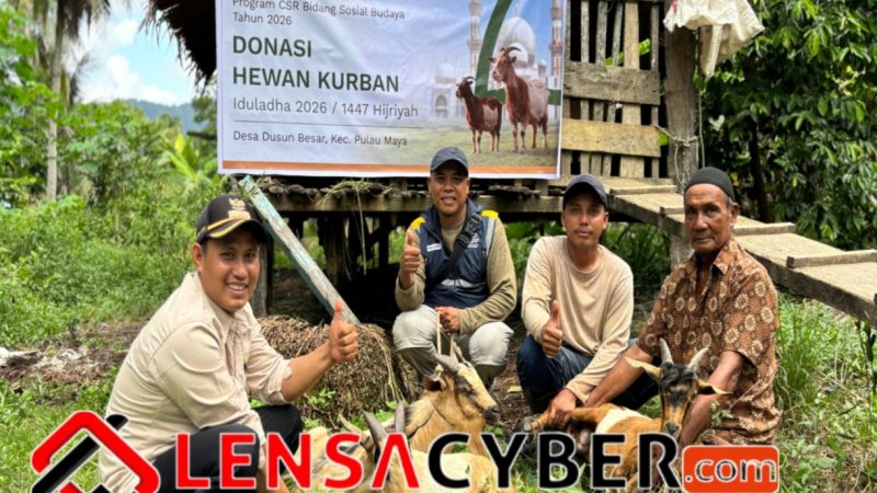 Wujud Kepedulian Sosial, PT DIB Salurkan Puluhan Hewan Kurban ke Pesisir Kayong Utara