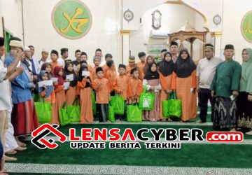 Penuh Haru di Malam 10 Muharam, 25 Anak Yatim Piatu Terima Santunan di Masjid Al-Hafidz Way Apus ‎