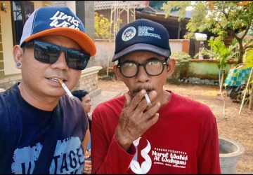 Sesosok pemuda lugu dari desa Sidodadi membuat contoh indahnya berbagi ROZI ALIK