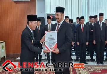 Bupati Ketapang Lantik Kepala Dinas dan Staf Ahli, Tekankan ASN Sebagai Pelayan Masyarakat