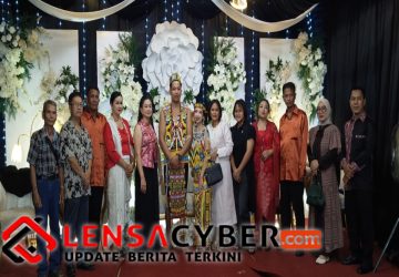 Pernikahan Meriah Putra-Putri Sungai Laur di Rumah Adat Dayak Bengaras, Dihadiri Berbagai Tokoh