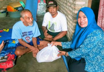 Aksi Nyata Jumat Berkah! TP PKK Desa Bakauheni Salurkan Sembako dan Jenguk Warga Sakit ‎