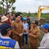 Bupati Indramayu Tinjau Pengerukan Saluran Sekunder Kandanghaur, Pastikan Pasokan Air Irigasi Kembali Lancar