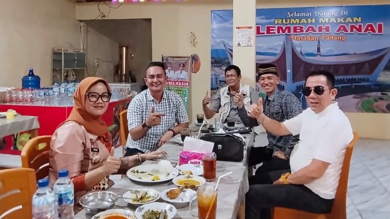 Ngobrol Santai Didepan Meja Makan Bersama Bupati Ella, IWO dan Bara-Jp Lampung Timur