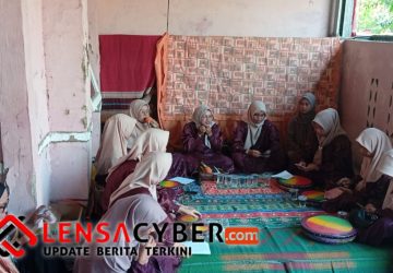 Ibu-Ibu Pengajian Riyadhus Sholihin dan Qasidah Baeti Azzikra Gelar Tasyakuran Doa Selamat serta Tolak Bala