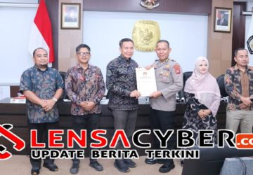 Kawal Demokrasi Berkualitas, Polda Kalbar Hadiri Pleno Pemutakhiran Data Pemilih Semester I 2026