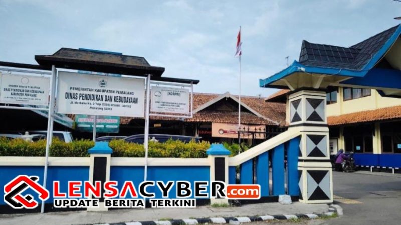 Dugaan Pengondisian Pembelian Seragam Sekolah di Pemalang Jadi Sorotan, Wali Murid Keluhkan Sistem Paket Komplit