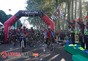 Pangdivif 2 Kostrad Lepas Ratusan Peserta Fun Bike HUT ke-60 Brigif 18