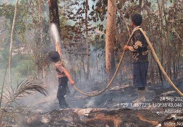 Penanganan Karhutla Di Nanga Tayap, Polres Ketapang Gunakan X-FIRE untuk Padamkan Api