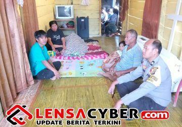 Bhabinkamtibmas Polsek Luwuk Cek TKP Penemuan Pria Meninggal Dunia di Desa Lenyek