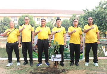 Polda Sumsel Perkuat Green Policing melalui Aksi Peduli Lingkungan di Komplek Pakri