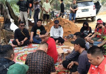 Damai dan Sejuk di Desa Randau: Ormas Bala Pangayo dan Keluarga Boksen Sinaga Gelar Ritual Adat Tolak Bala  