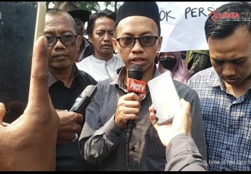Memaksakan Eksekusi Salah Percil, Ratusan Warga Turun ke Jalan