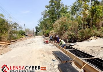 Anggaran Rp4,58 Miliar, Proyek Jalan Tegalgiri–Kepoh Disorot: APD dan Takaran Semen Dipertanyakan