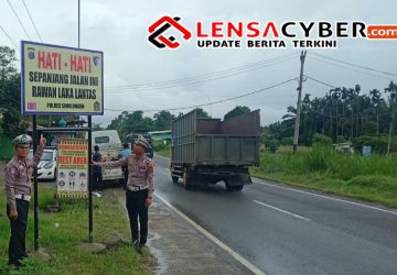 Tekan Angka Kecelakaan, Sat Lantas Polres Simalungun Pasang Rambu Rawan Laka di Jalur Pematangsiantar–Saribudolok