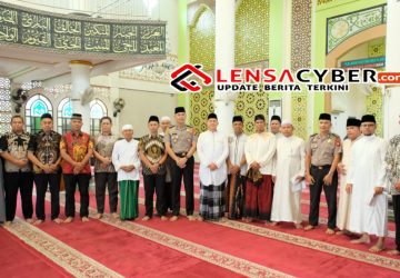 Jumat Keliling di Masjid At Taqwa, Polda Kalbar Ajak Masyarakat Cegah Hoaks dan Jaga Persatuan