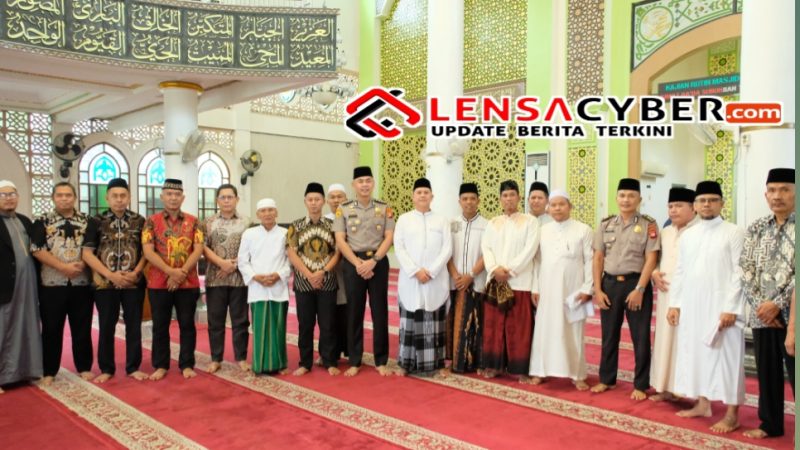 Jumat Keliling di Masjid At Taqwa, Polda Kalbar Ajak Masyarakat Cegah Hoaks dan Jaga Persatuan